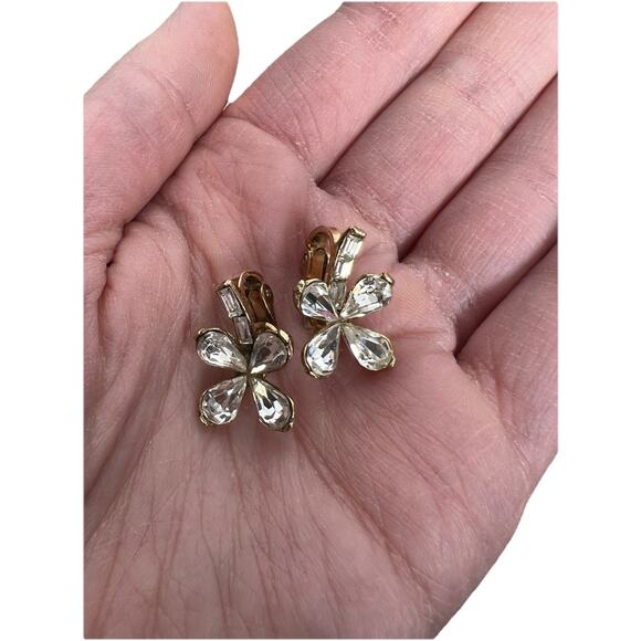 Vintage Clip On Trifari Floral Clear Clover Earrings Gold Toned - Picture 1 of 7